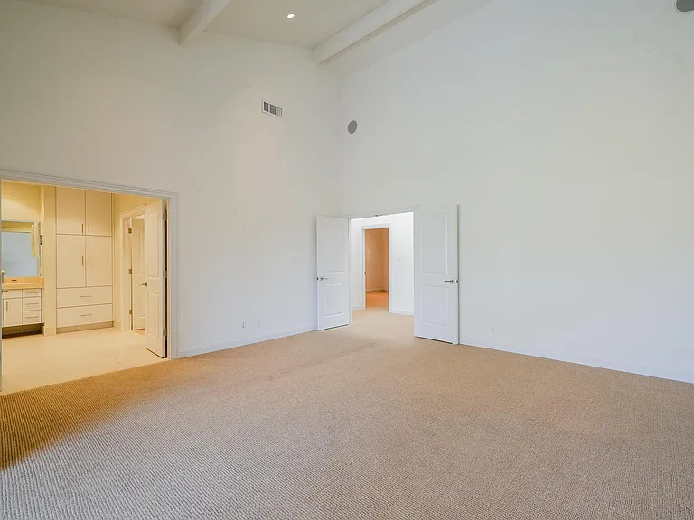 32 Mansion Ct #821 — Photo 8