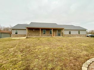 8325 Peabody Rd, Freeburg, IL 62243