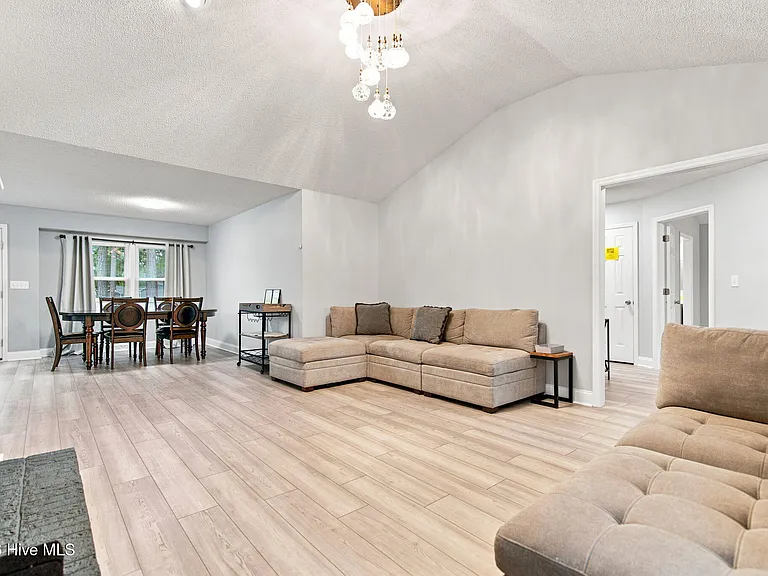 7228 Quail Woods Rd — Photo 12
