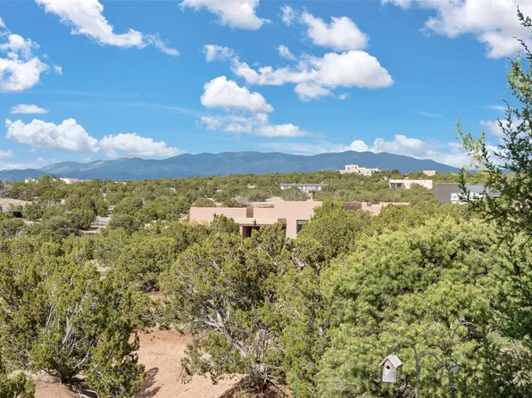 16 Via Harena, Santa Fe, NM 87507