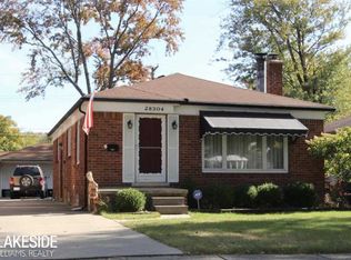 28304 Grant St, Saint Clair Shores, MI