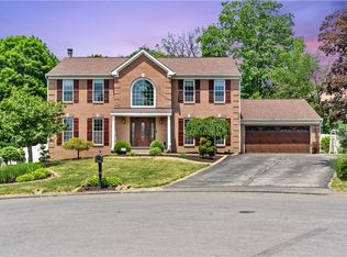 19 Parkside Dr, Canonsburg, PA