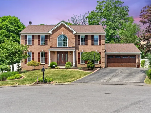 19 Parkside Dr, Canonsburg, PA 15317