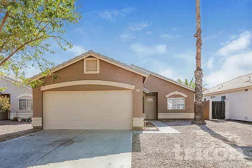 857 E Saragosa St Photo 1