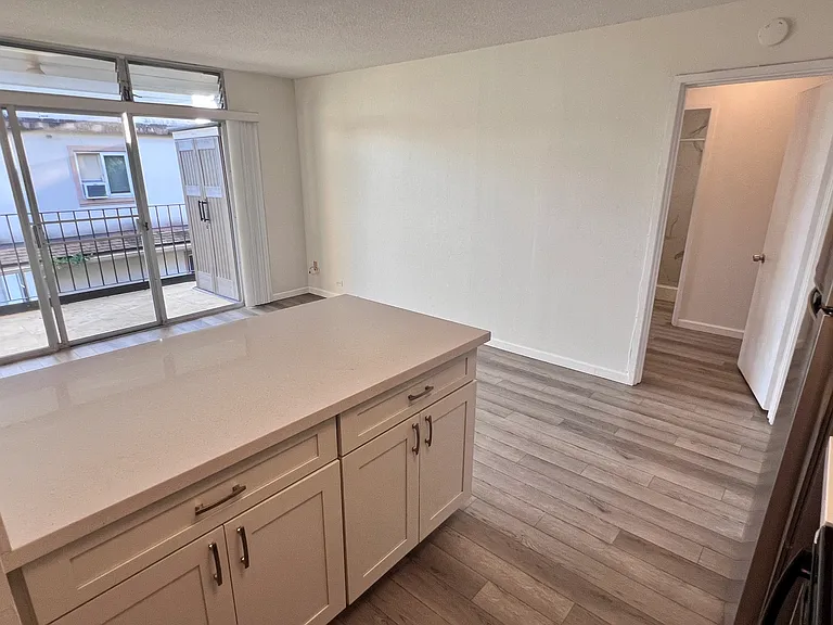 1914 University Ave #303 — Photo 1