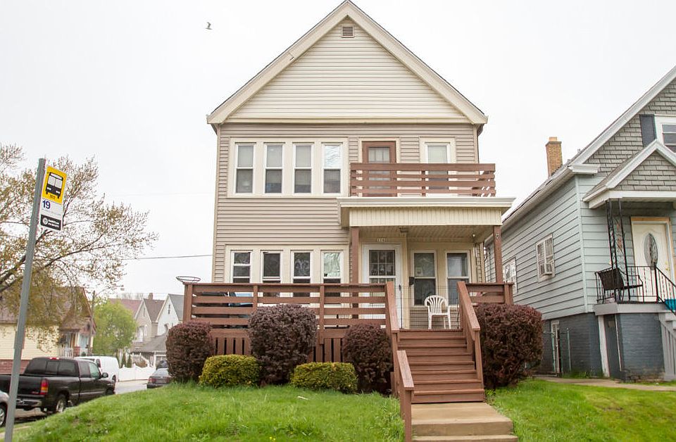 1st image of 1742 W Windlake Ave