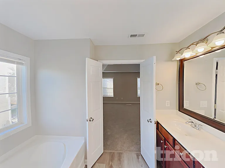 1324 Pondhaven Dr — Photo 8