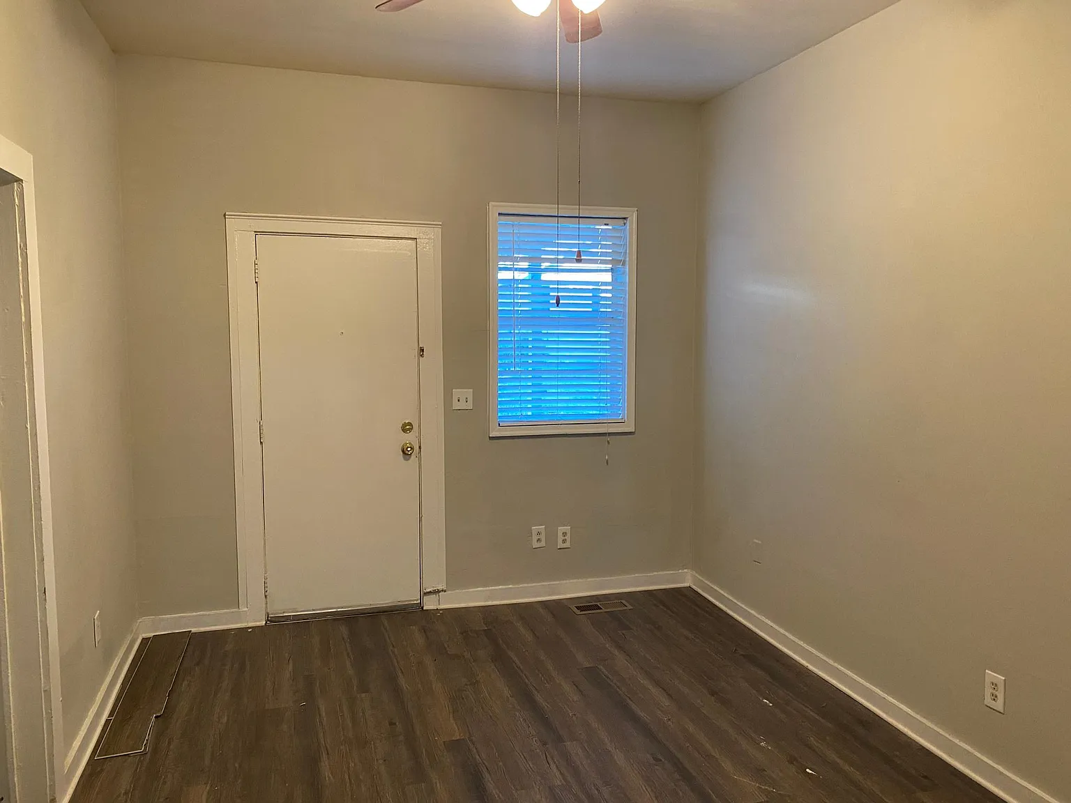 855 Dent St — Photo 3