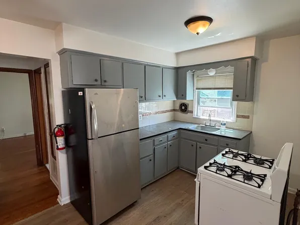 526 E 1st Ave #1R, Roselle, NJ 07203