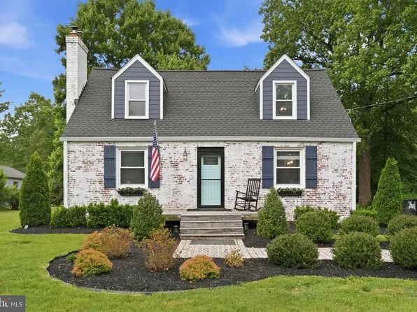 3322 Holloman Rd, Falls Church, VA 22042