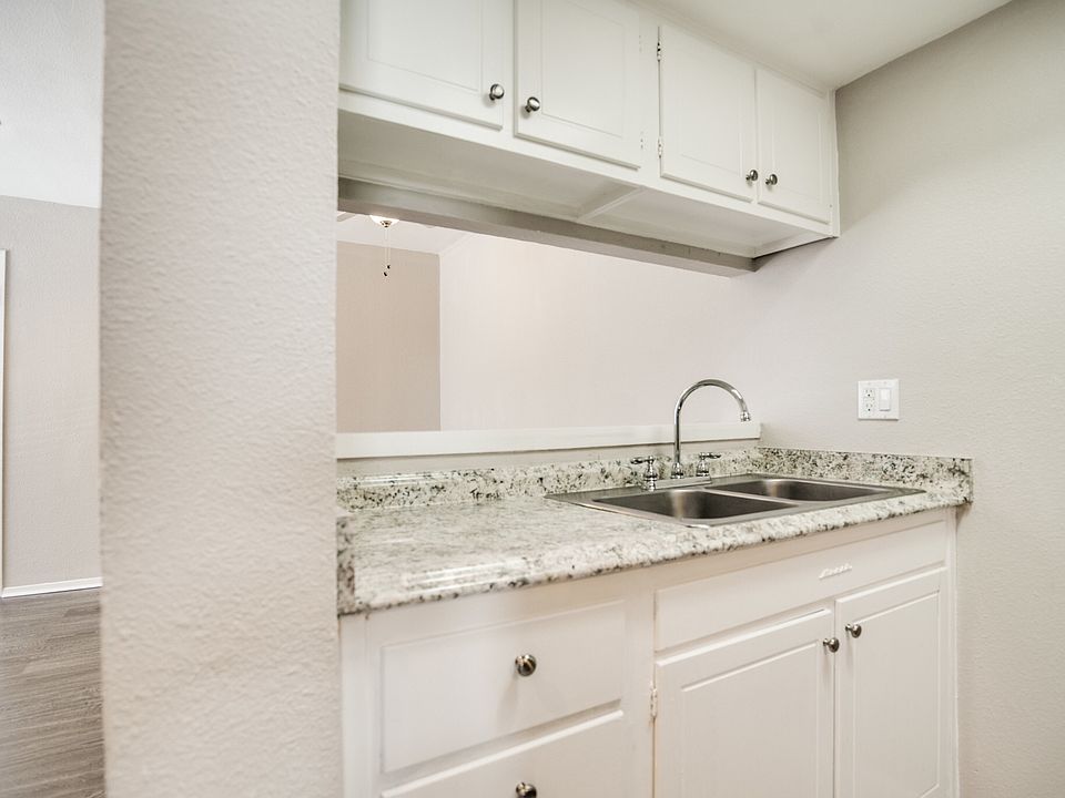 1st image of 5109 Gaston Ave APT 201