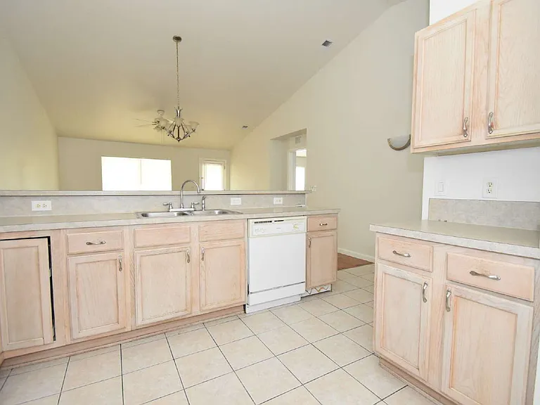 30 Eton Ln #B — Photo 13
