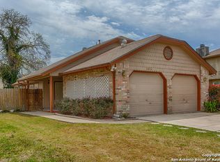 11416 Hatchet Pass Dr, San Antonio, TX 78245