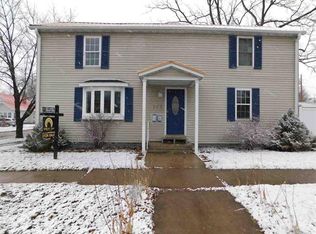 415 Adams St, Portage, WI 53901