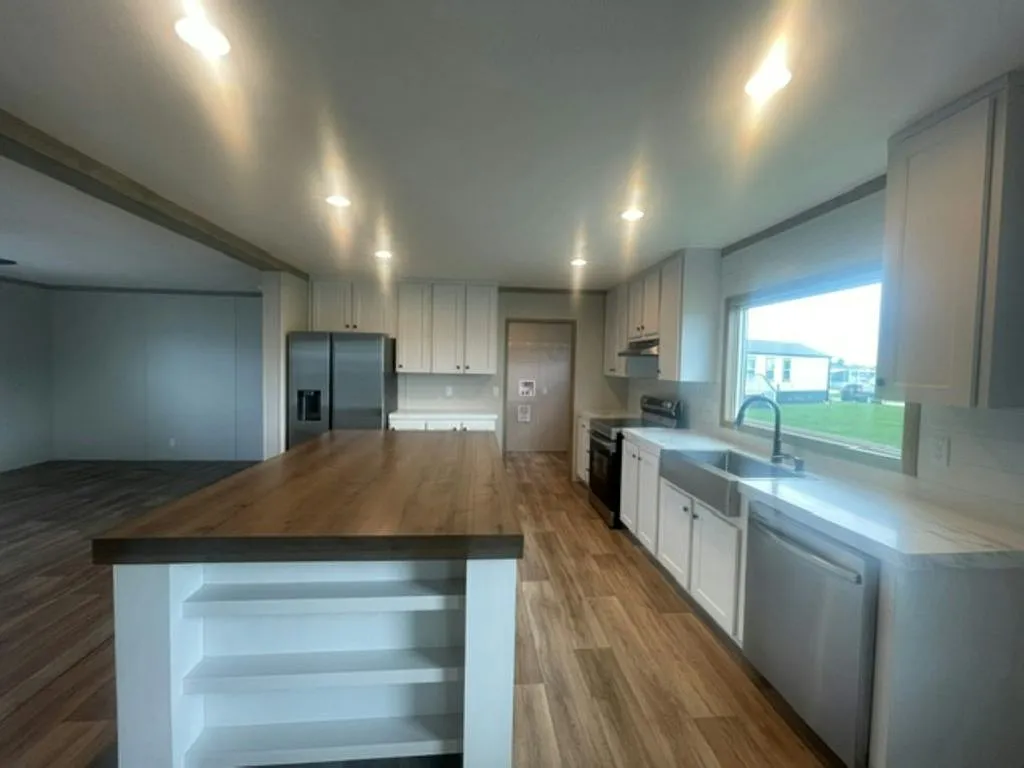 4 bed, 2016 sqft, $1,750 — Photo 4