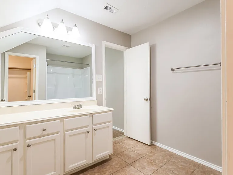 10005 Sterling Place Dr — Photo 13