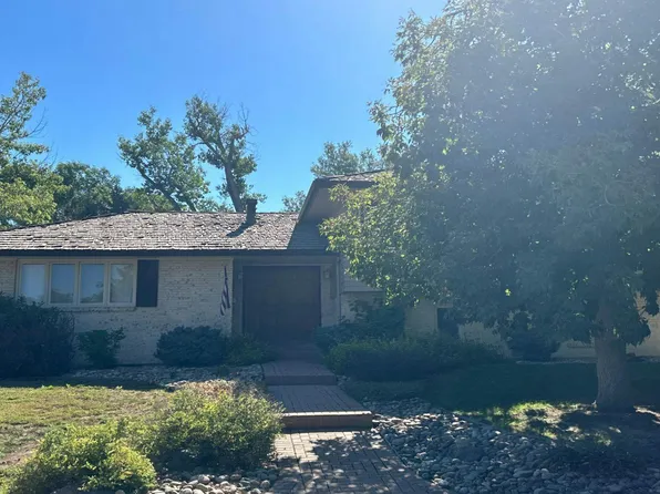 7000 S Penrose Ct, Centennial, CO 80122