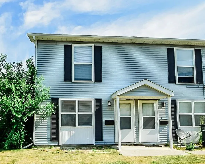 2225 Yorktowne Dr — Photo 1