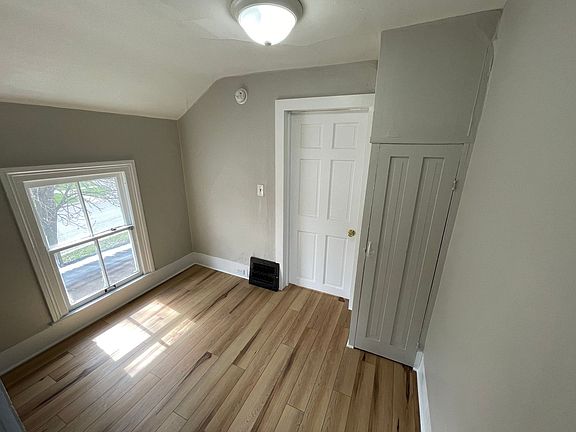 5th image of 223 Chestnut St APT 2