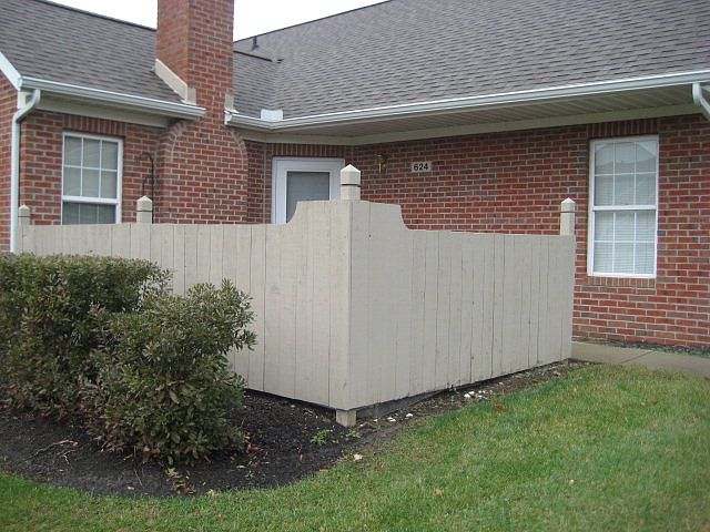1st image of 624 Hampton Woods Dr