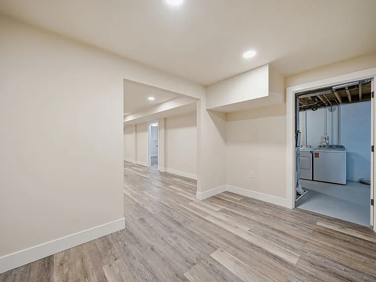 1941 Devonshire Dr #3 — Photo 11