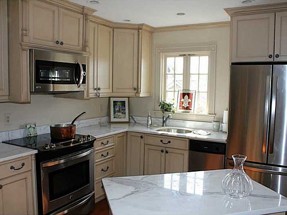 5th image of 3000 Saint Charles Ave APT 313