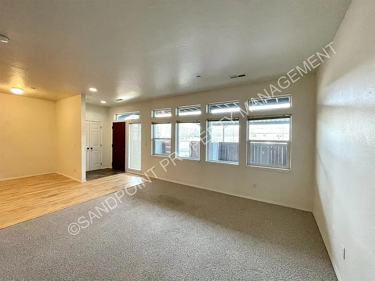1602 Pine St #10 — Photo 6