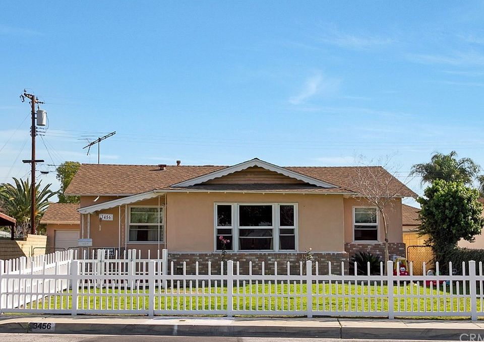 1st image of 3456 La Vista Ave