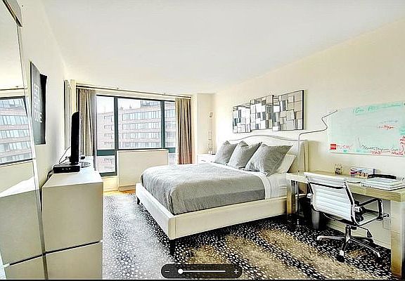 3rd image of 1 Irving Pl APT U17c