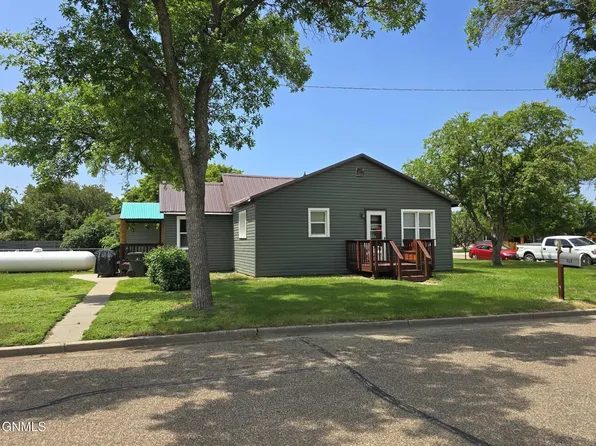 313 2nd Ave NE, Hazen, ND 58545