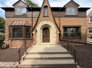 2323 N 81st St, Wauwatosa, WI 53213