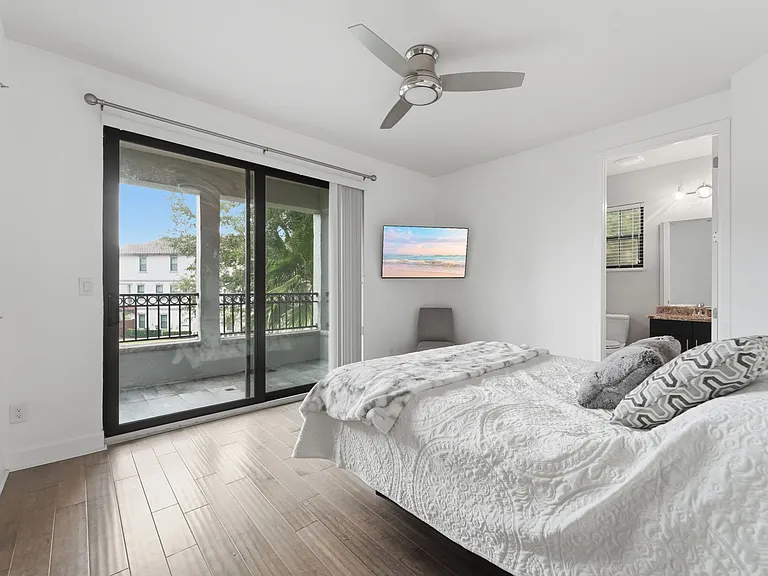 7689 Toscana Blvd — Photo 4