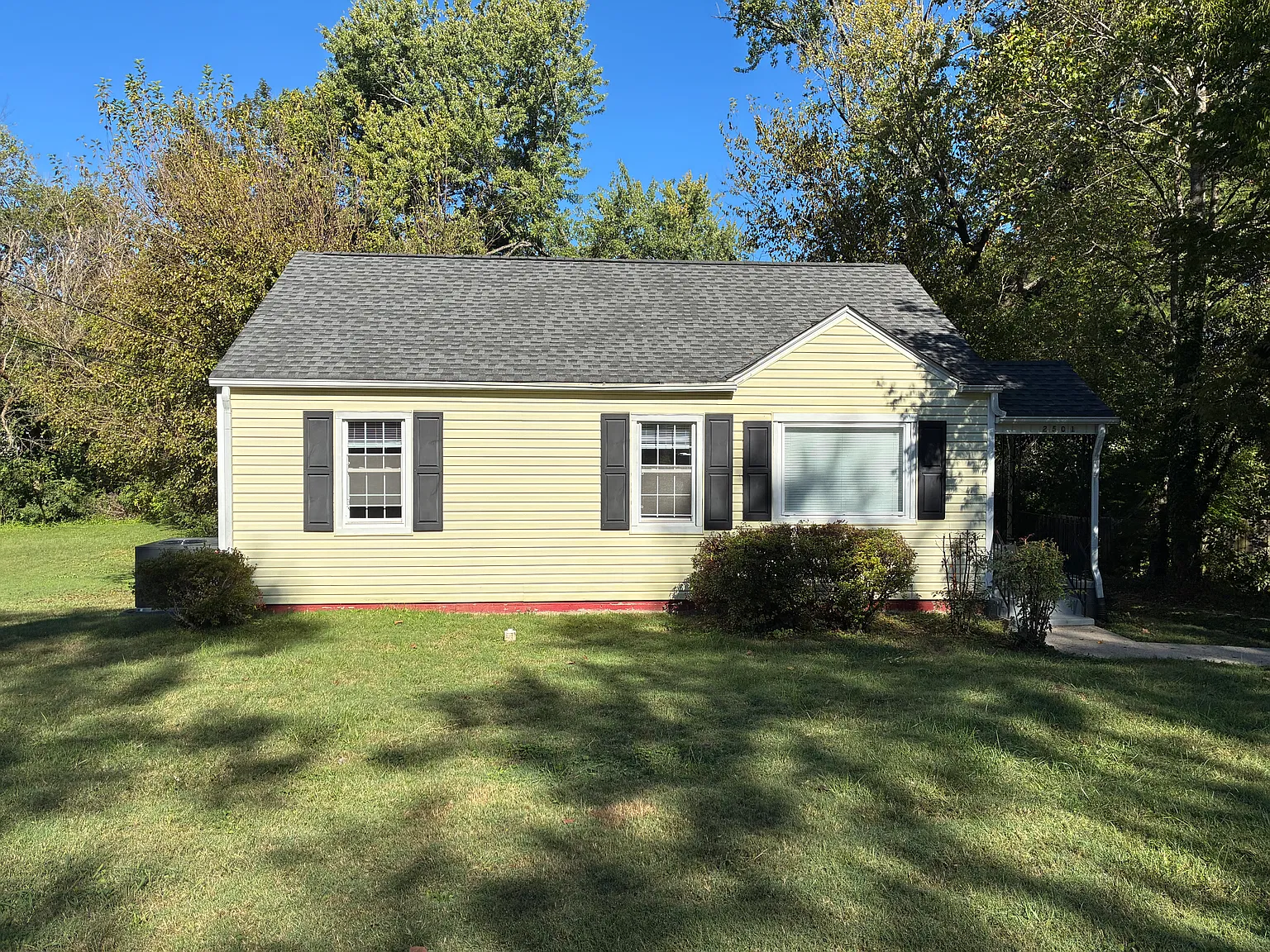 2 bed, 768 sqft, $1,350 — Photo 2