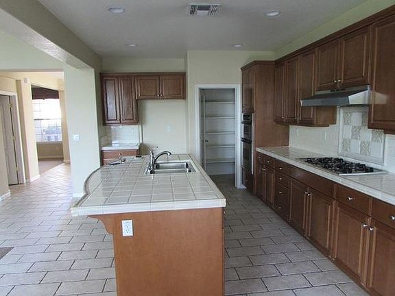 3rd image of 1844 Casterbridge Dr