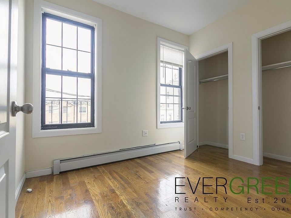 1st image of 1926 Pacific St #3E