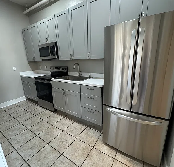 101 W Jackson St — Photo 1