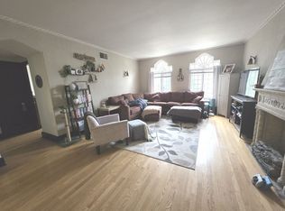2550 Lake, Milwaukee, WI 53211