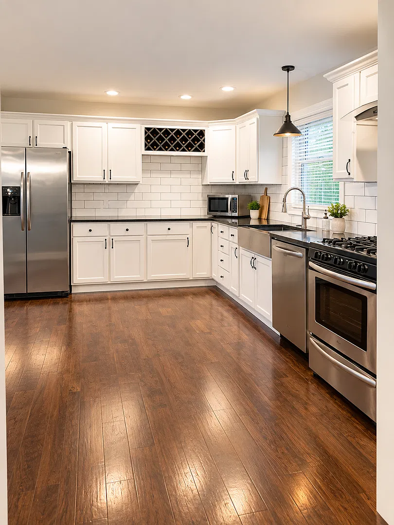 Beautifully Renovated 3-Bedroom Home in Southwood with 2-Car Garage! — Photo 2
