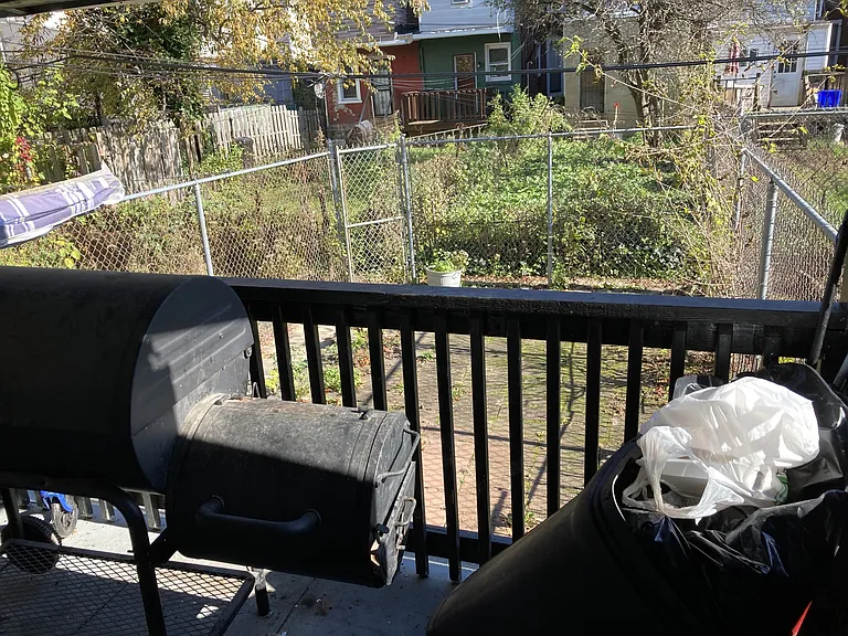 1551 N Allison St — Photo 8