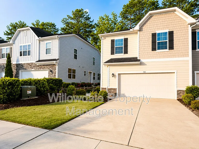 203 Gremar Dr — Photo 2