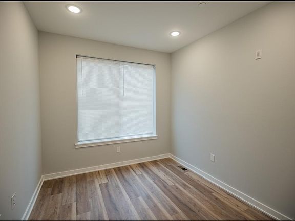 3rd image of 4014 Green St #1