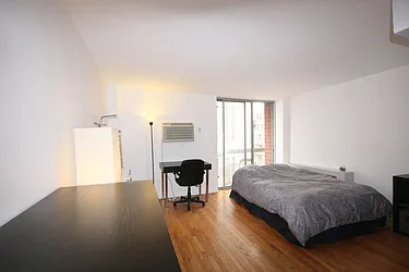 Rented by STAR CITIES INTERNATIONAL PROPERTY CORPORATION