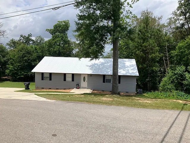 101 Clark Ave — Photo 2