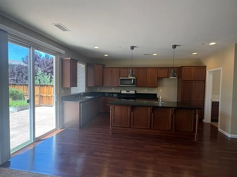 2827 Earthstone Dr — Photo 6