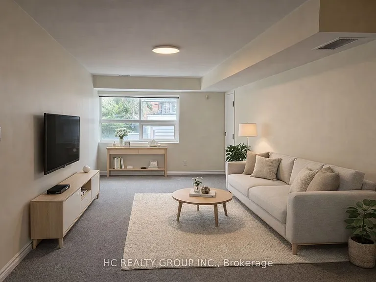 1606 Queen St E #3 — Photo 2