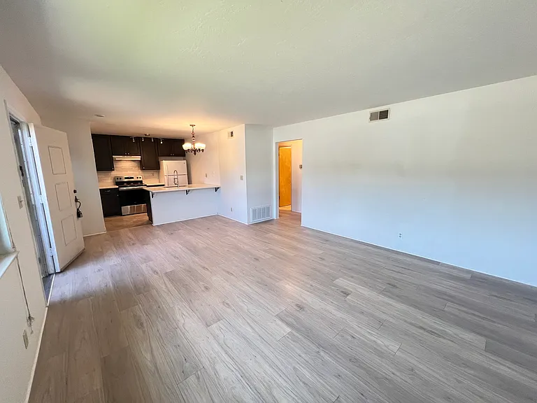 4450 Diamond St #1 — Photo 9