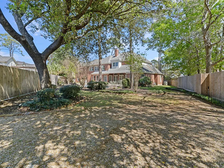 13714 Gainesway Dr — Photo 45