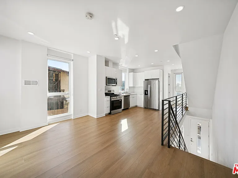 4523 Saint Elmo Dr #1/2 — Photo 12