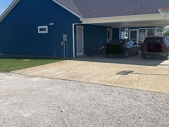 2nd image of 207 Collins Rd