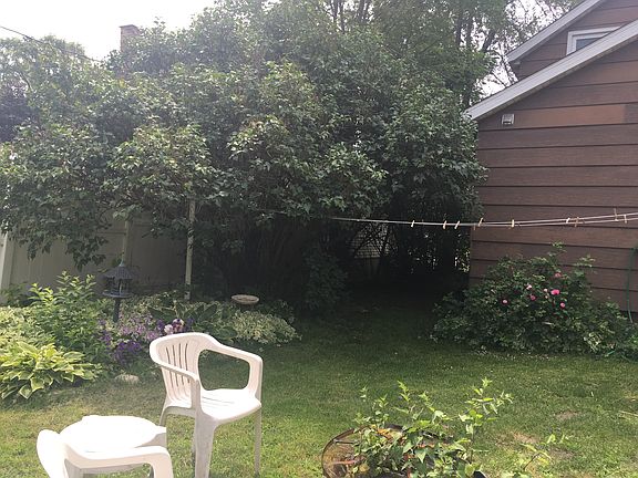 5th image of 600 E Sagola Ave